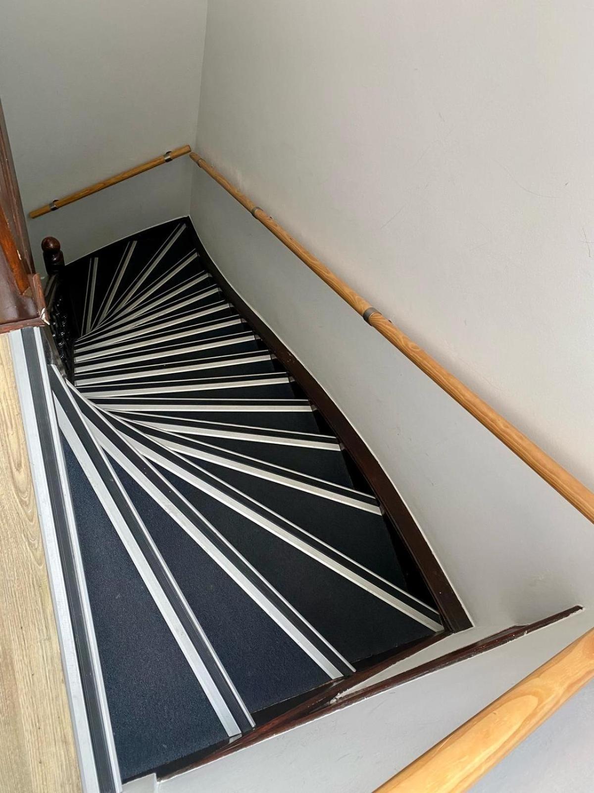 Rotterdam Inn Zewnętrze zdjęcie